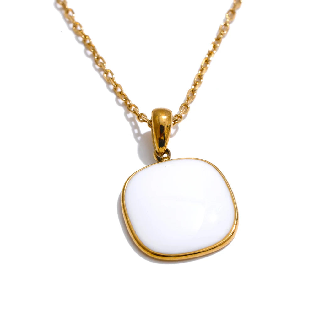 Collar Caramelo · Blanco